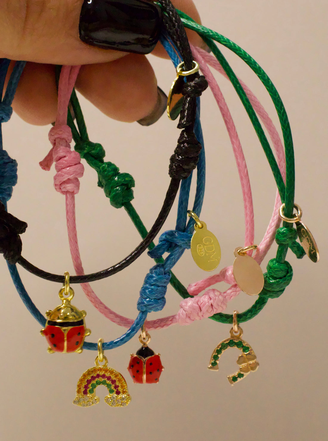 CREA IL TUO CORDONCINO CON CHARM