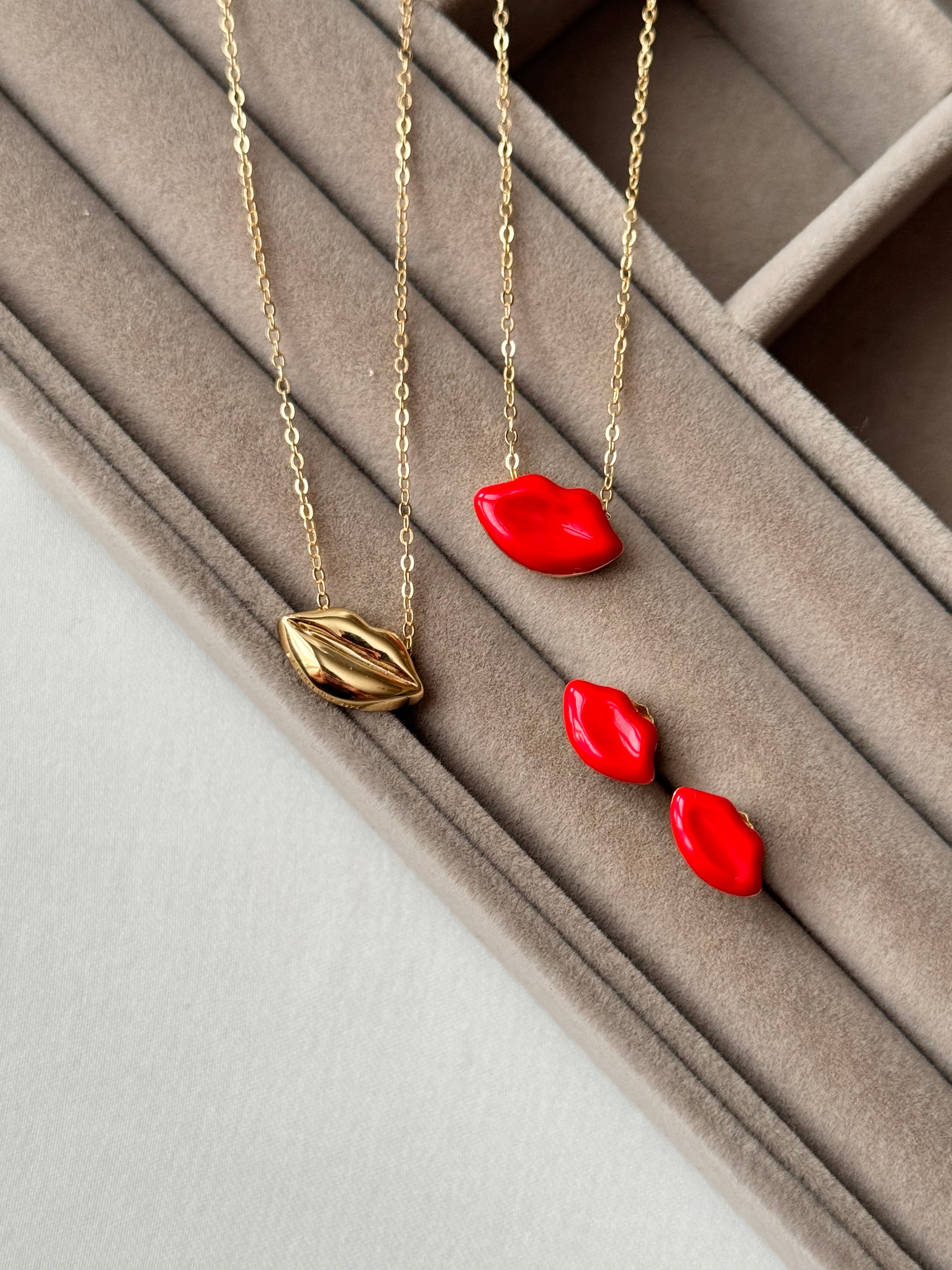 Collana Bacio