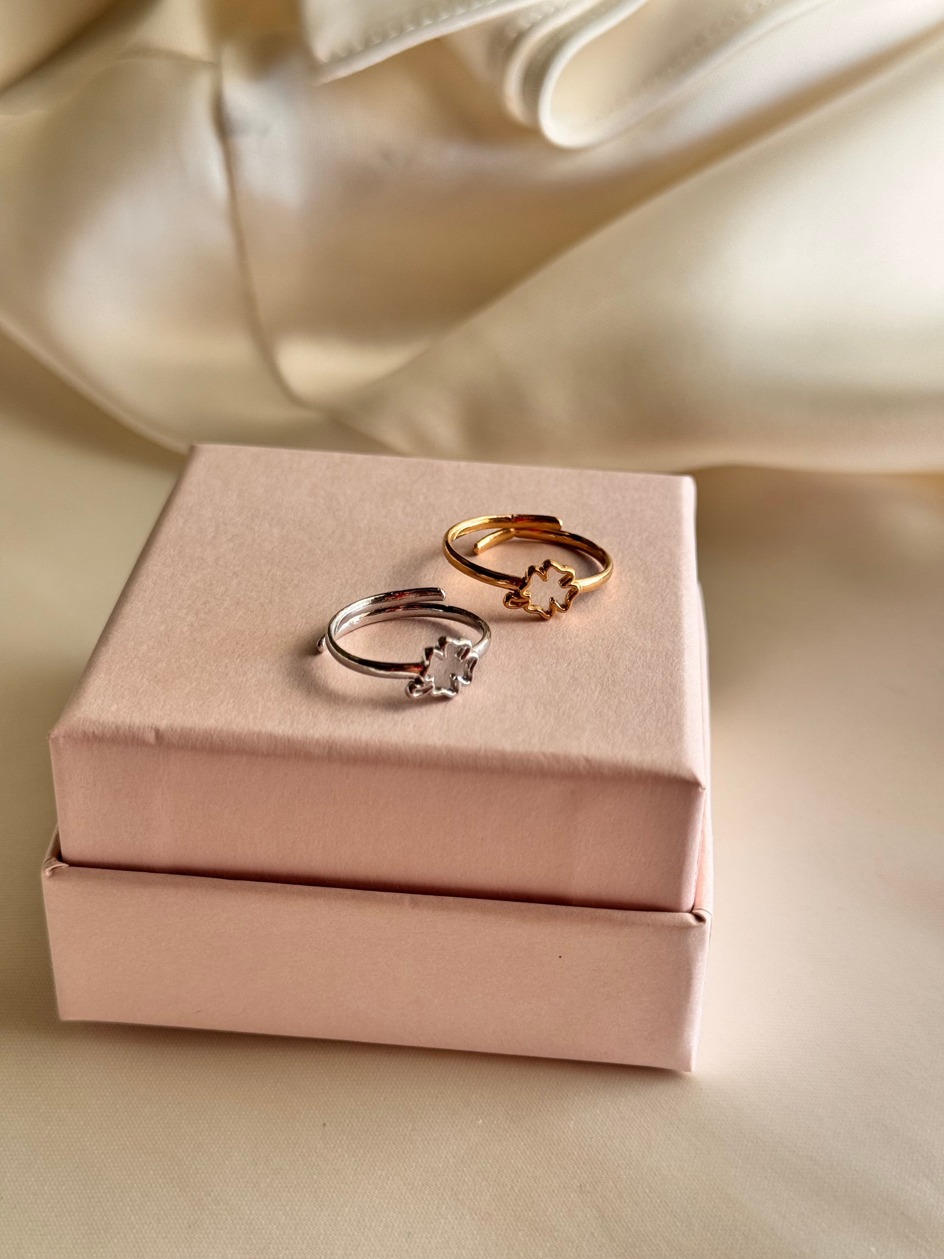 Anello Quadrifoglio Stilizzato
