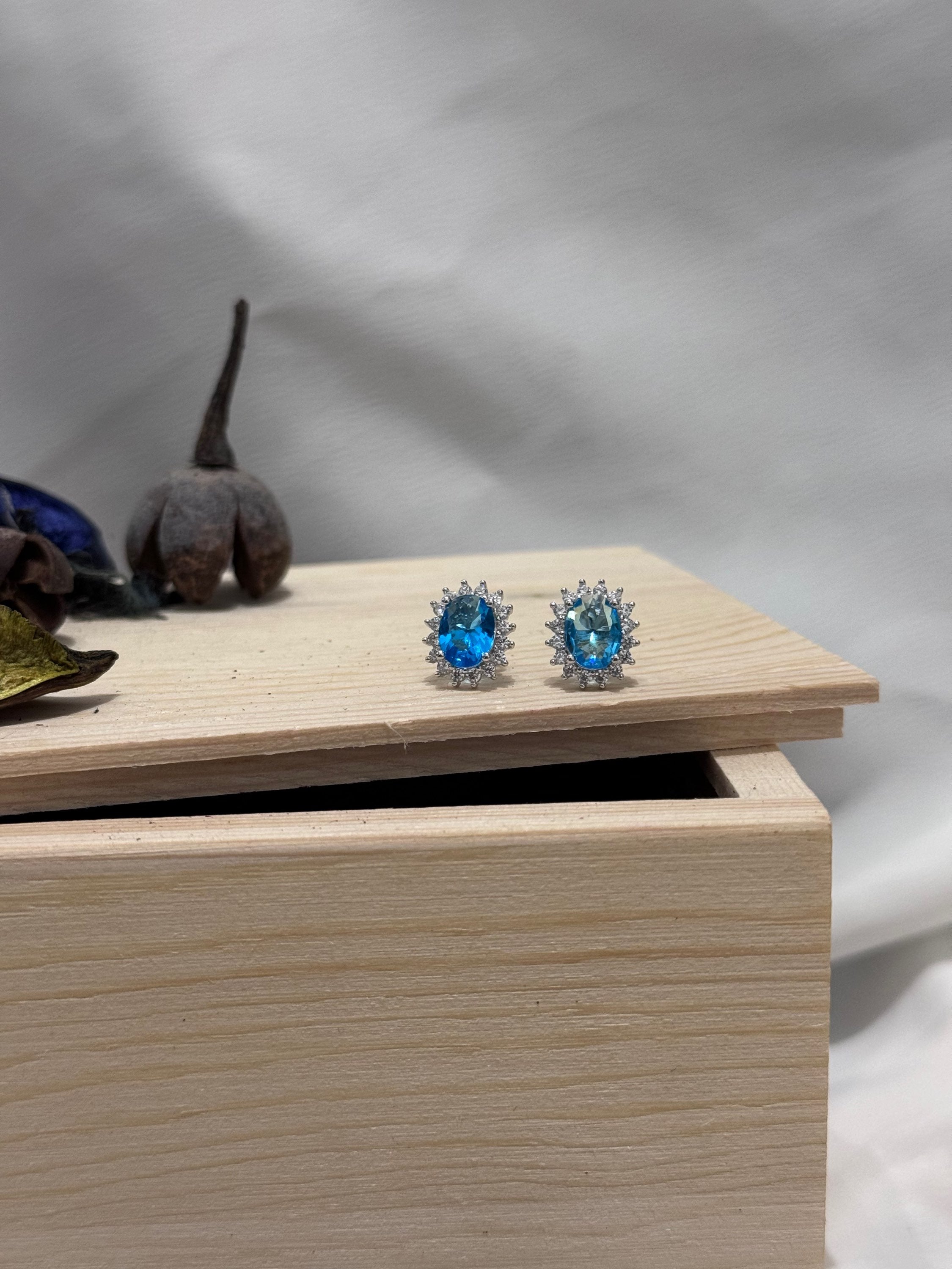 Orecchini con Zirconi Azzurri