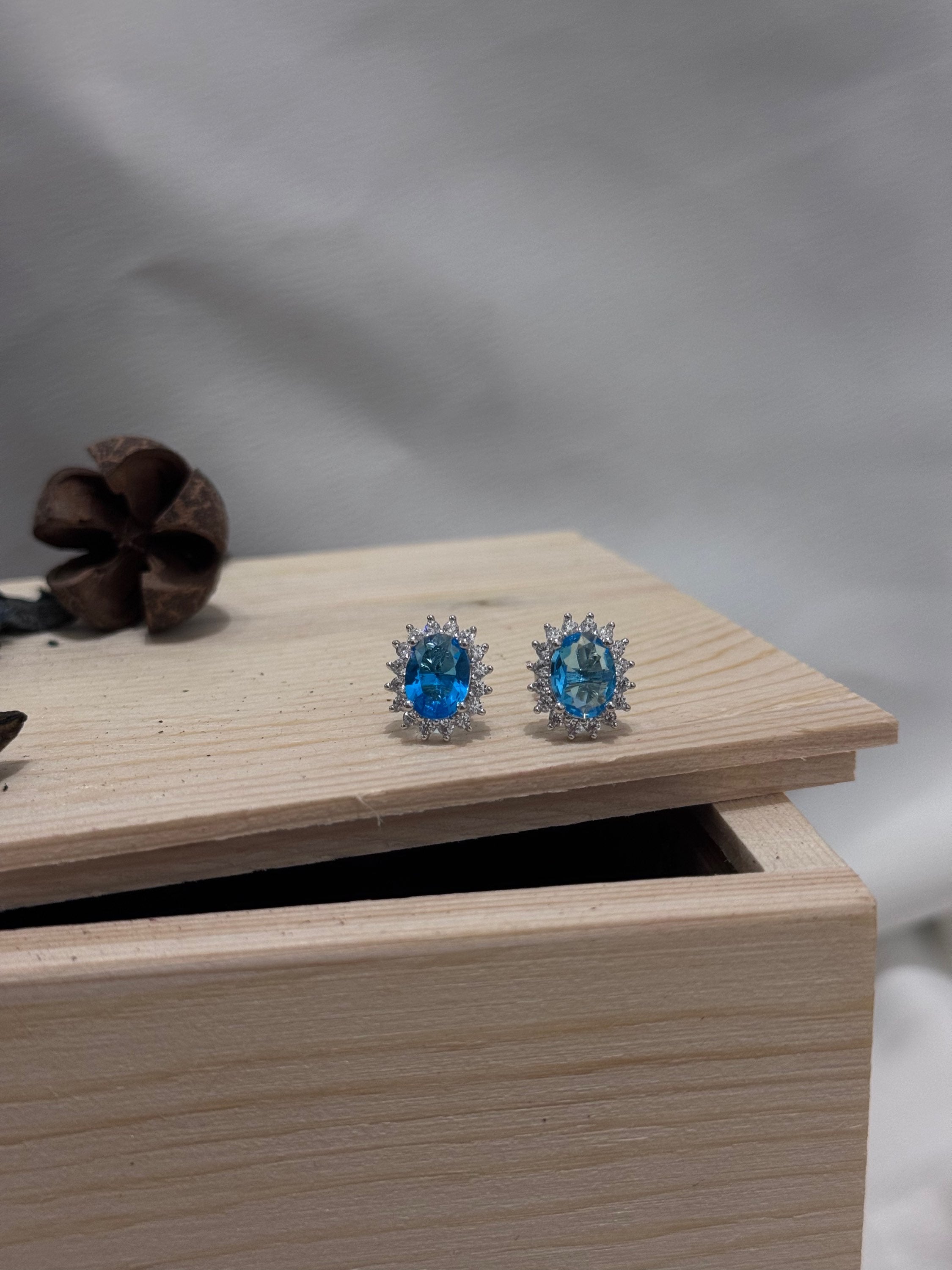 Orecchini con Zirconi Azzurri