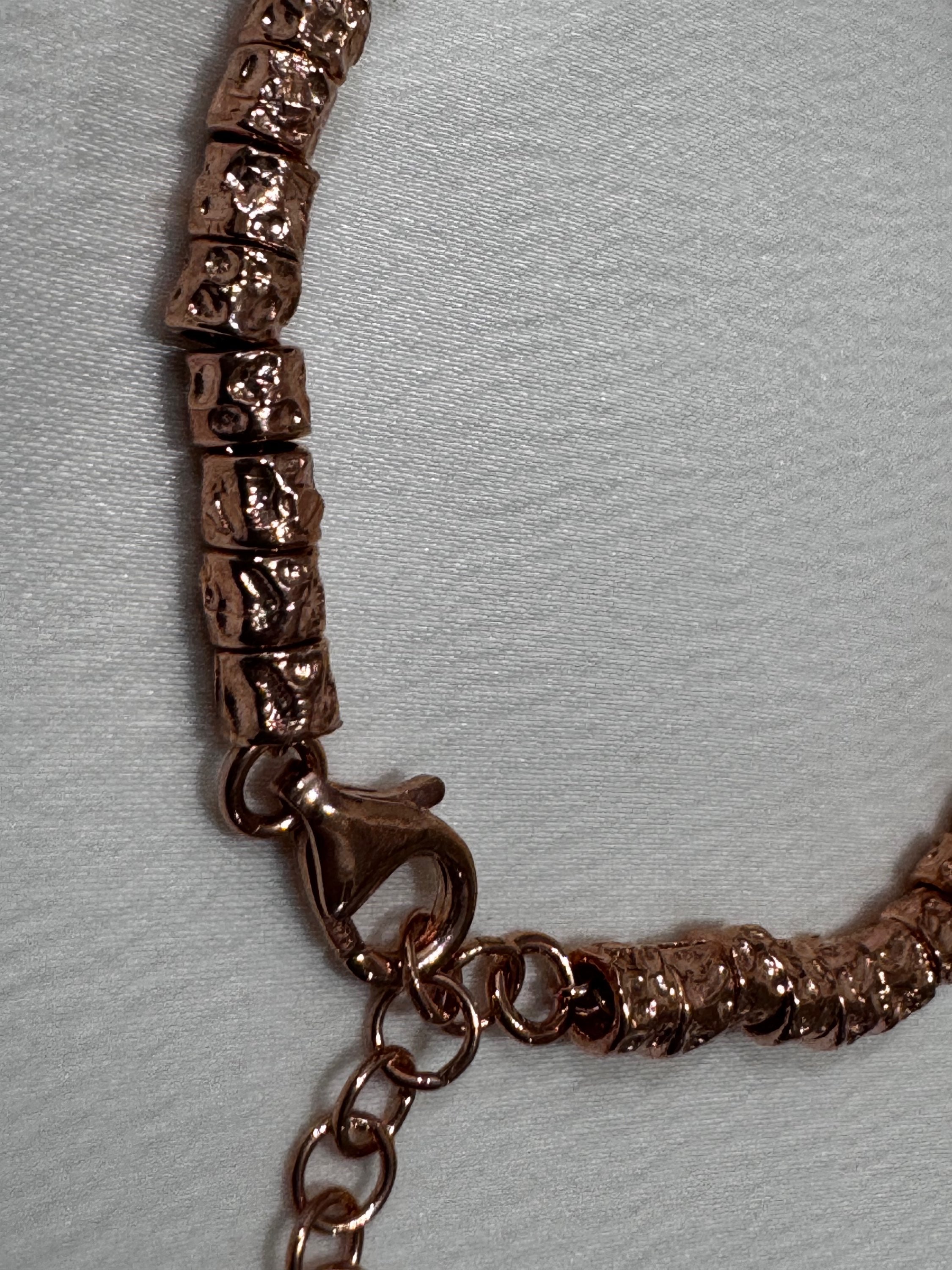 Bracciale rosa pepite grandi - chiusura moschettone