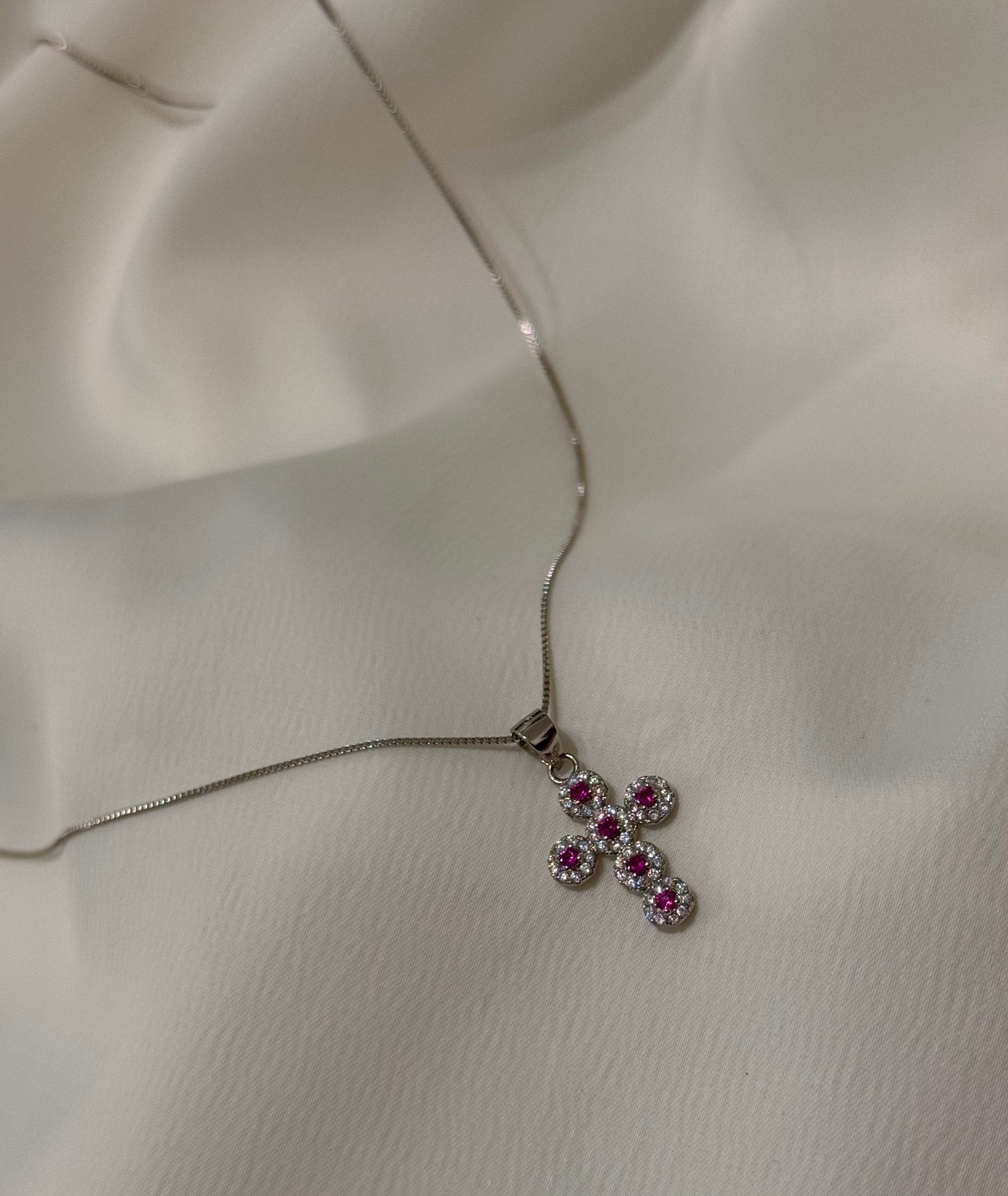 Collana Croce Fucsia