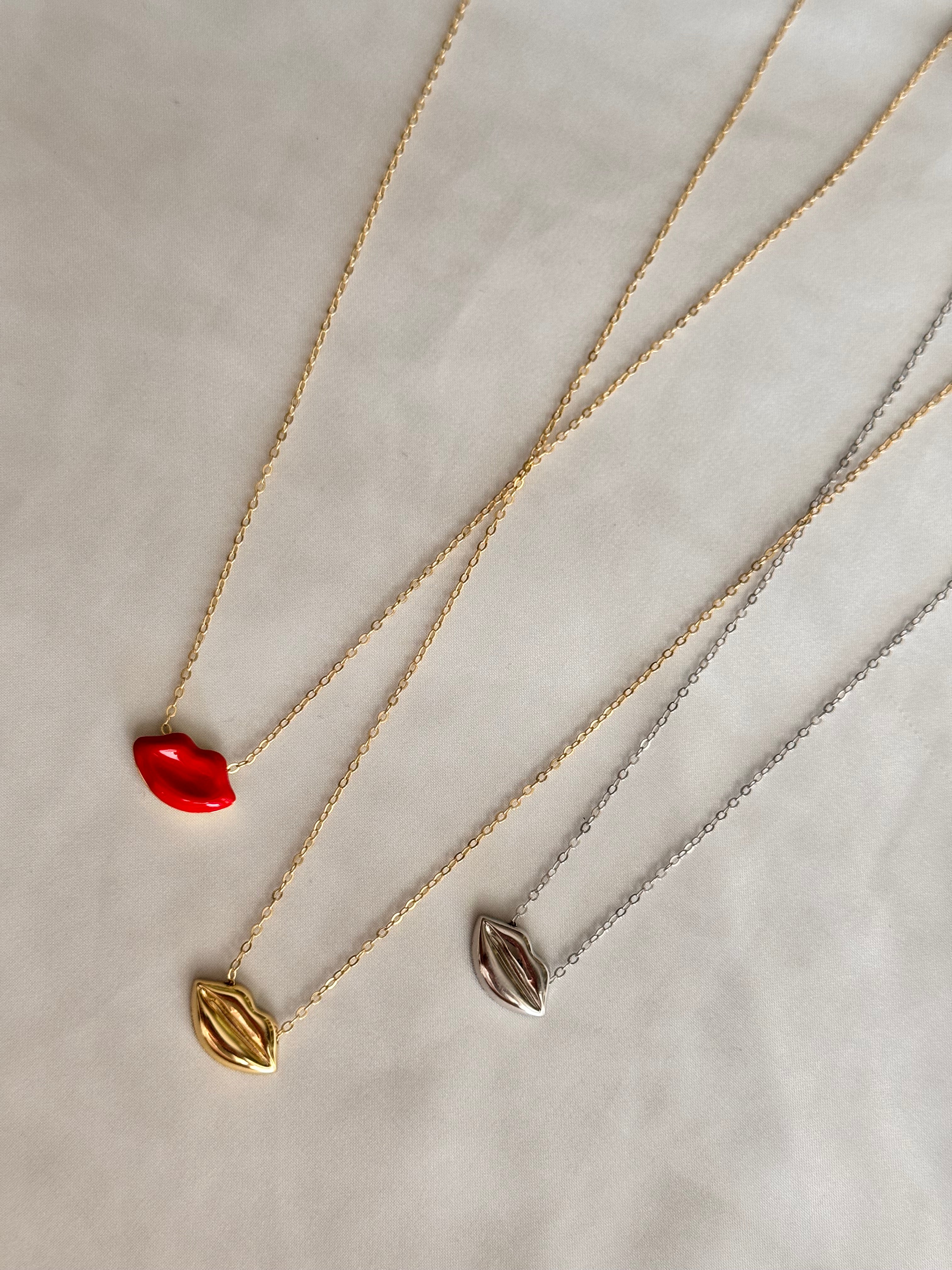 Collana Bacio