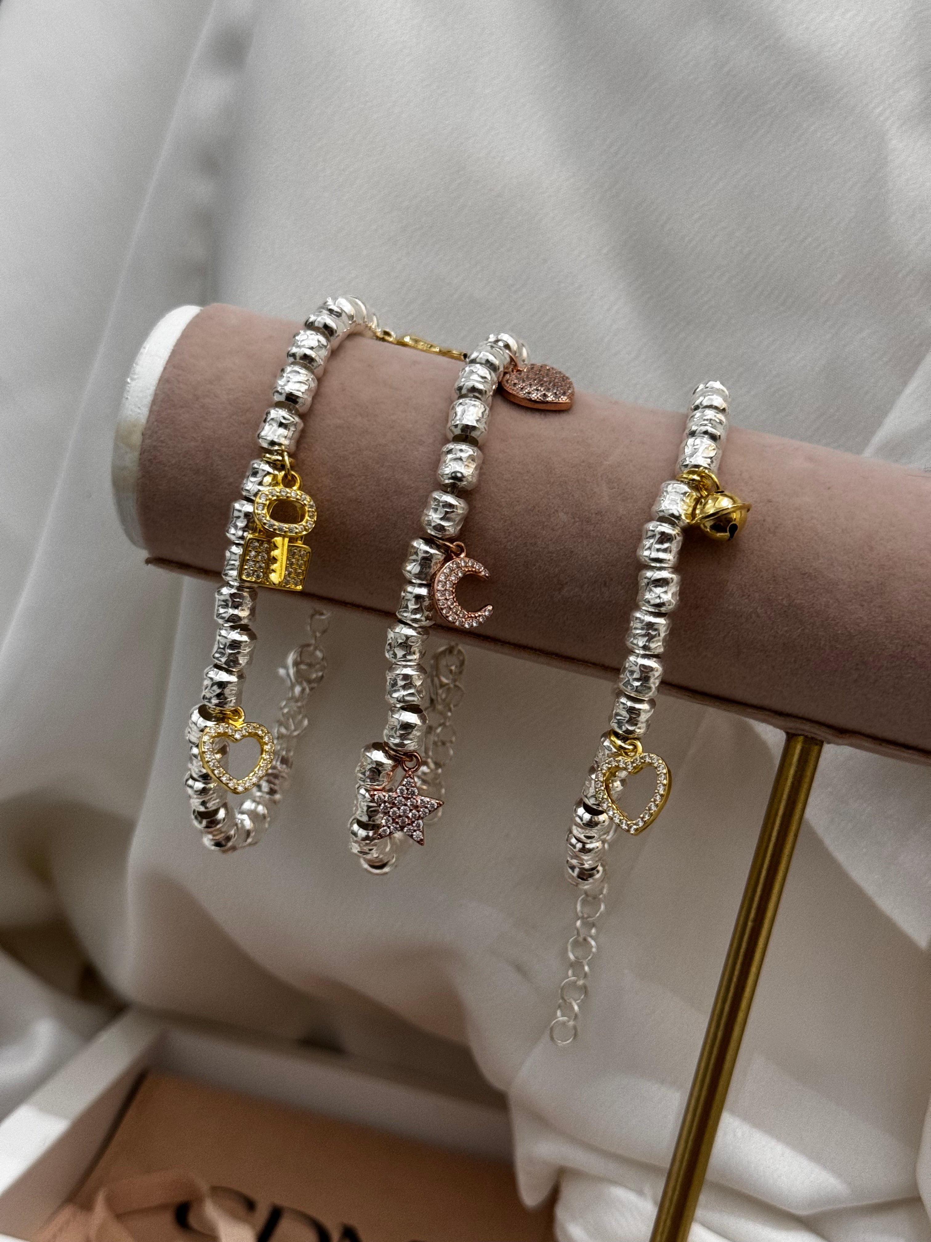 Bracciale Granelli grandi e Charm