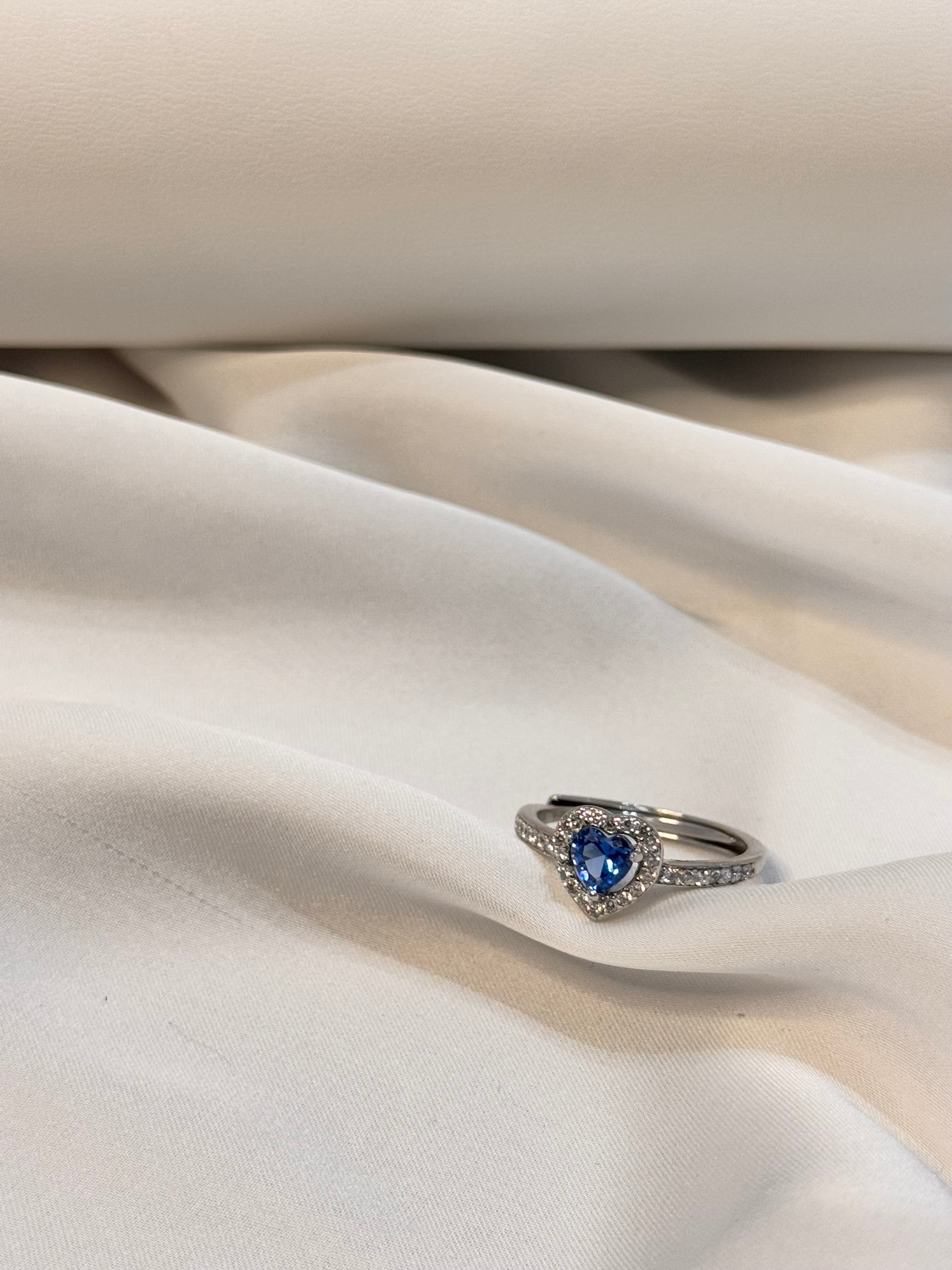 Anello Cuoricino e Zirconi