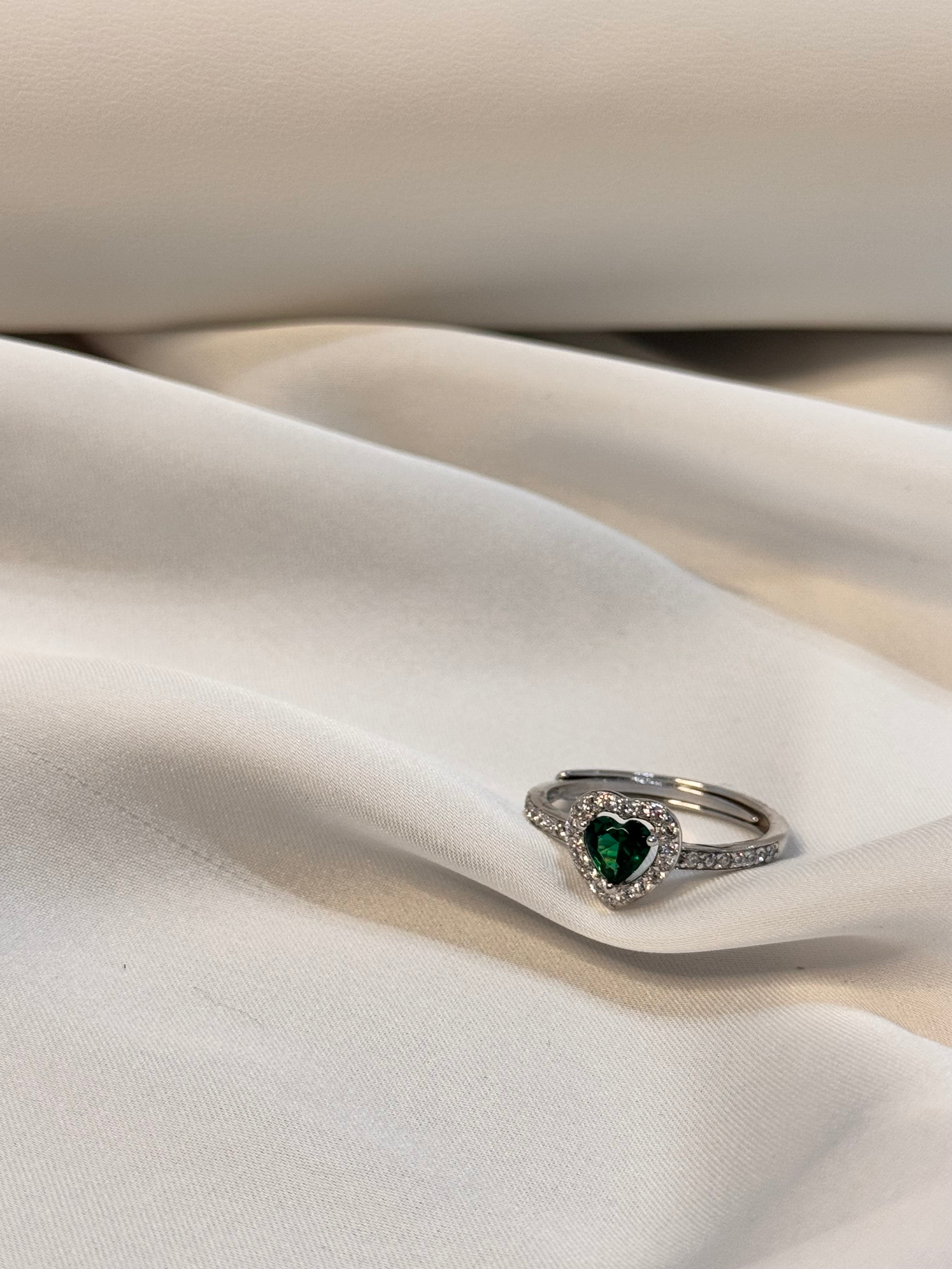 Anello Cuoricino e Zirconi