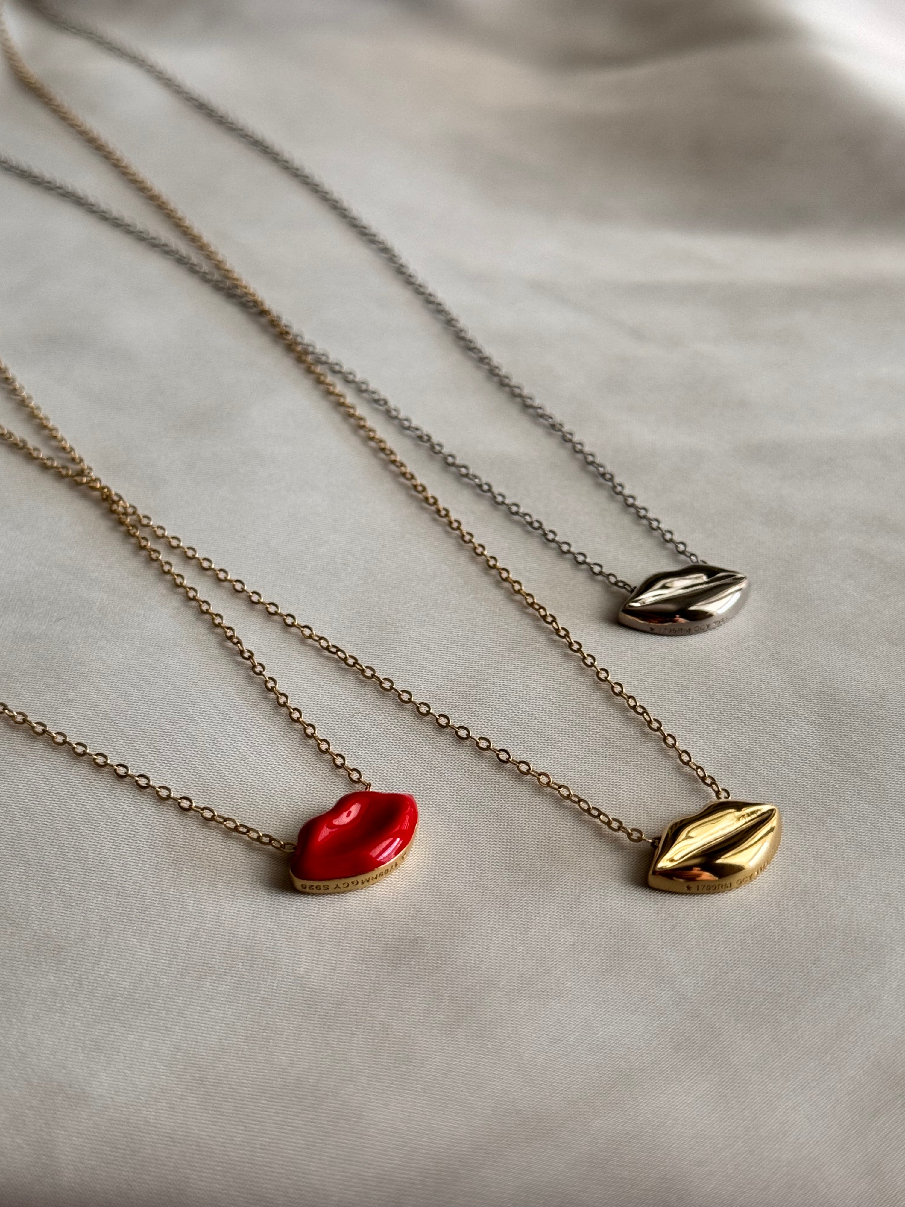 Collana Bacio