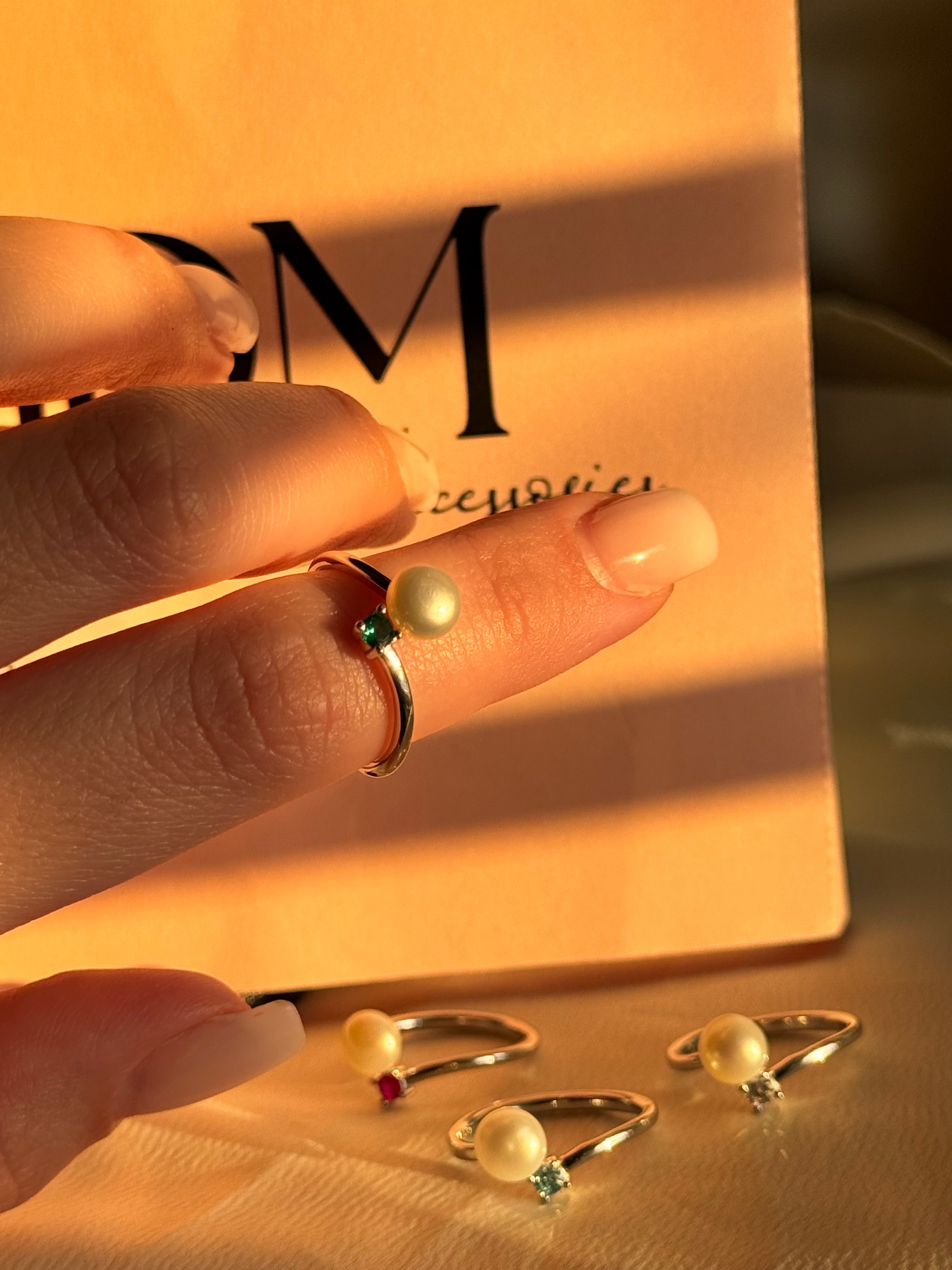 Anello Punto Luce e Perla