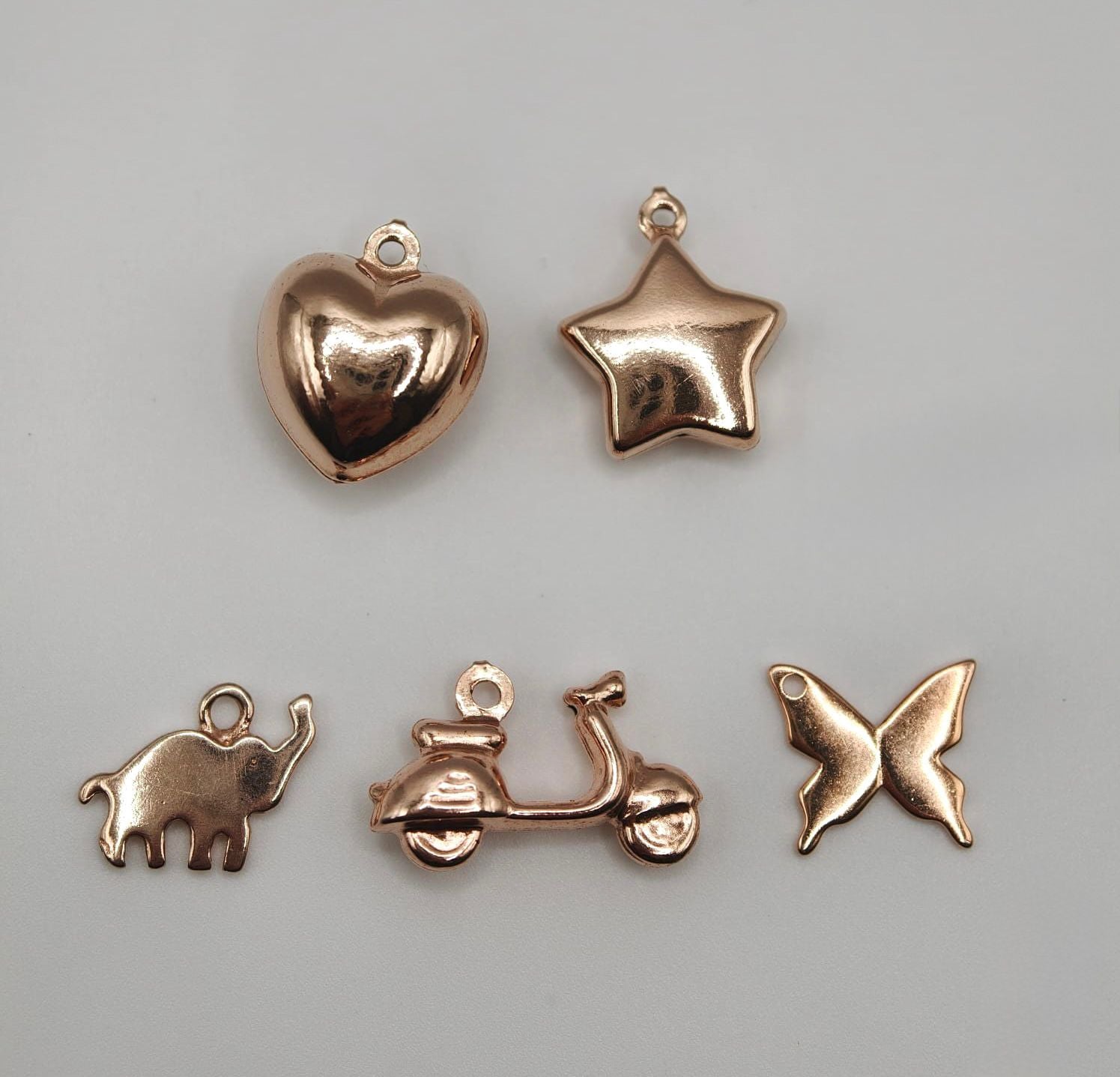 CREA IL TUO CORDONCINO - GRANELLI E CHARMS ROSA