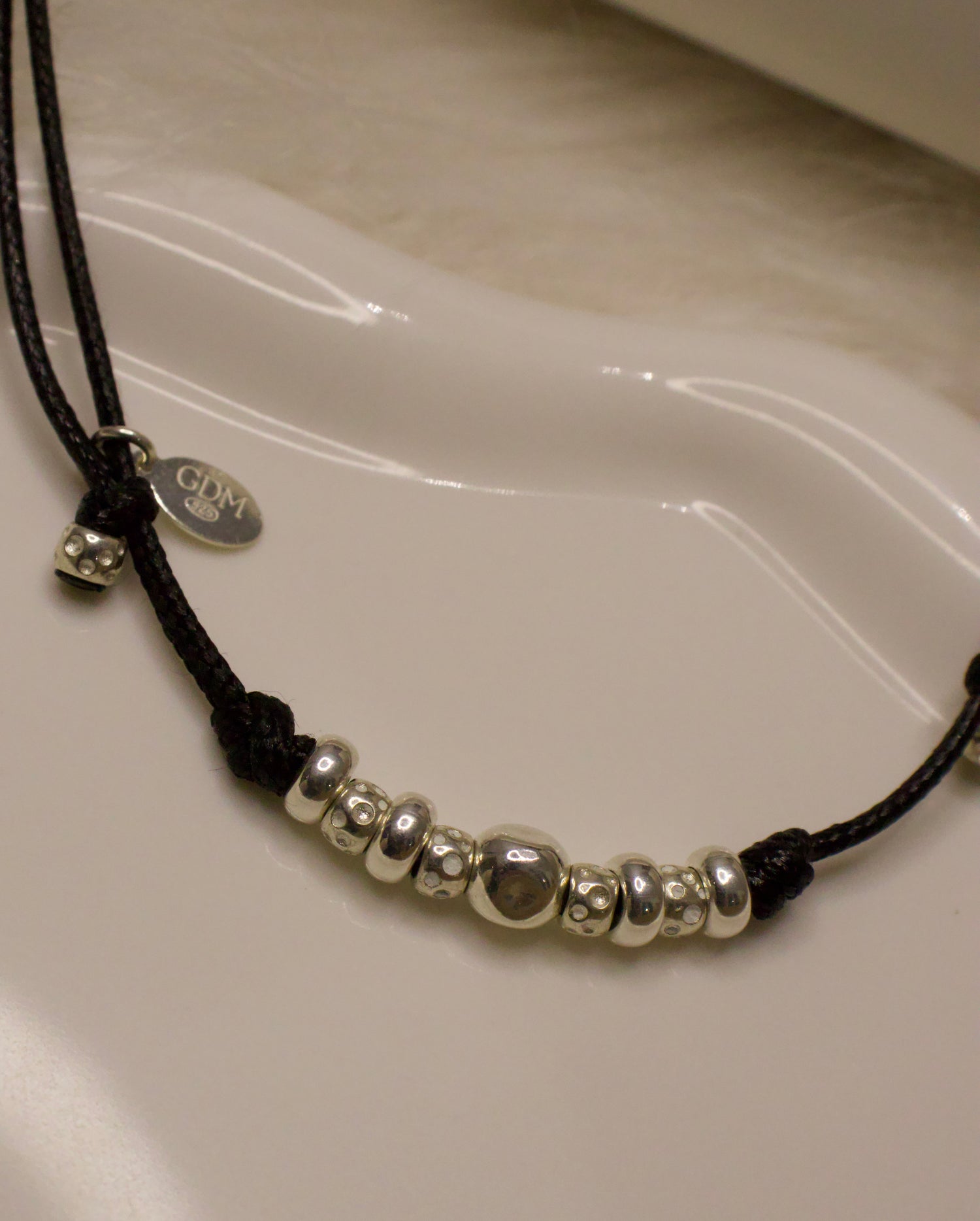 Collana Cordoncino con Granelli Argentati