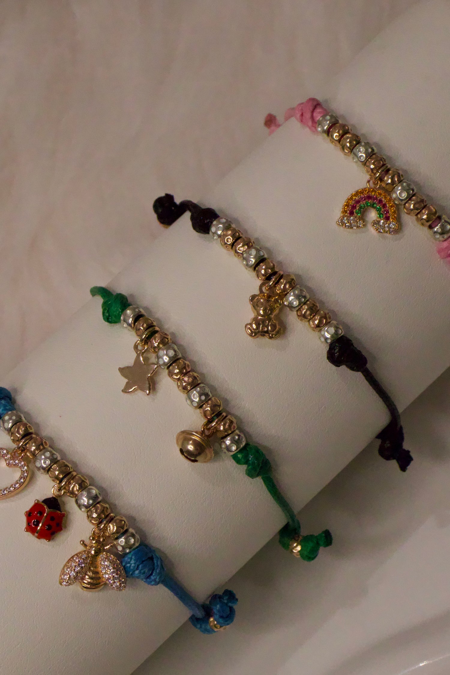 CREA IL TUO CORDONCINO - GRANELLI E CHARMS ROSA