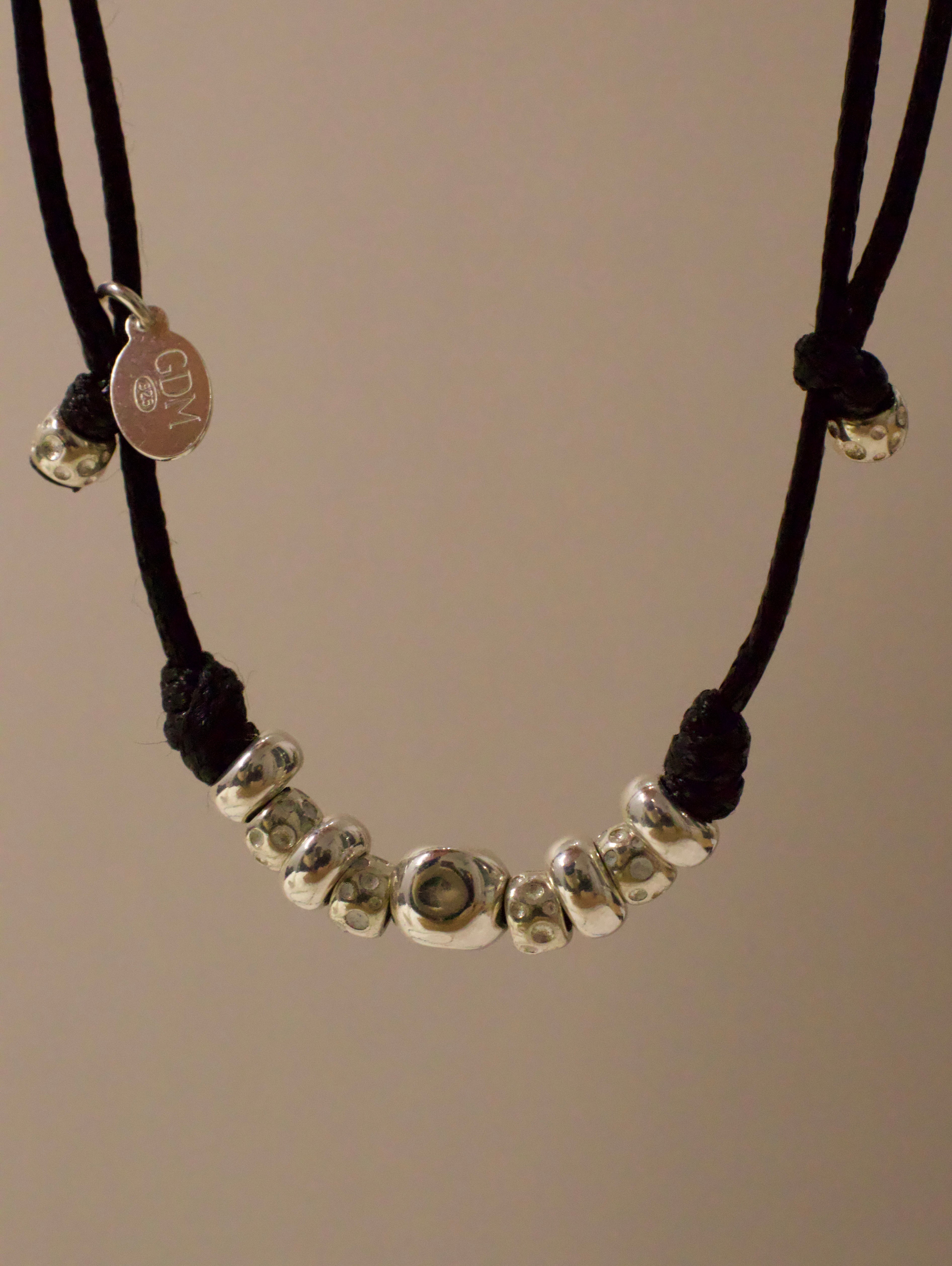 Collana Cordoncino con Granelli Argentati