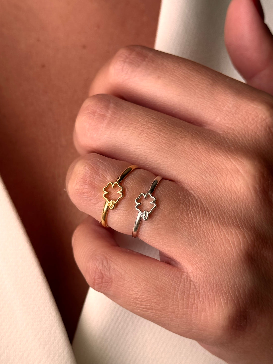 Anello Quadrifoglio Stilizzato