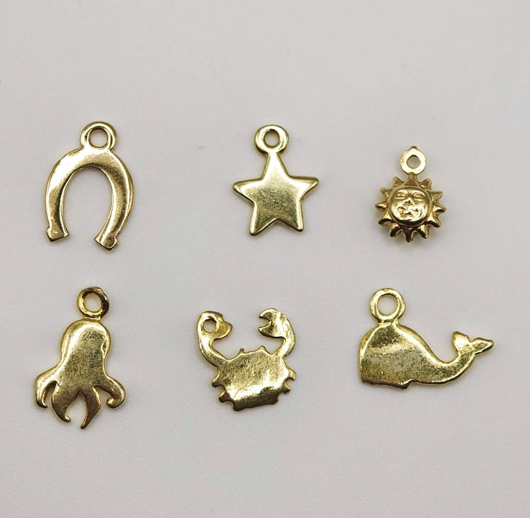 CREA IL TUO CORDONCINO CON CHARM