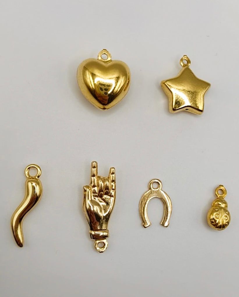 CREA IL TUO CORDONCINO CON CHARM